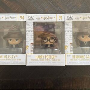 Funko Ron Weasley Vinyl Figure with Gold Accents and Red-Brown Hat
